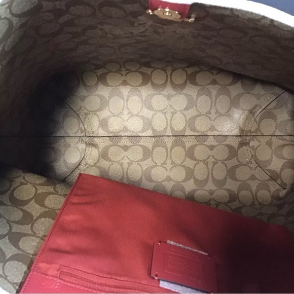 Disney X Coach CC159 Cruella 101 Dalmations Motif Pebble Leather City Tote Bag - Picture 7 of 8